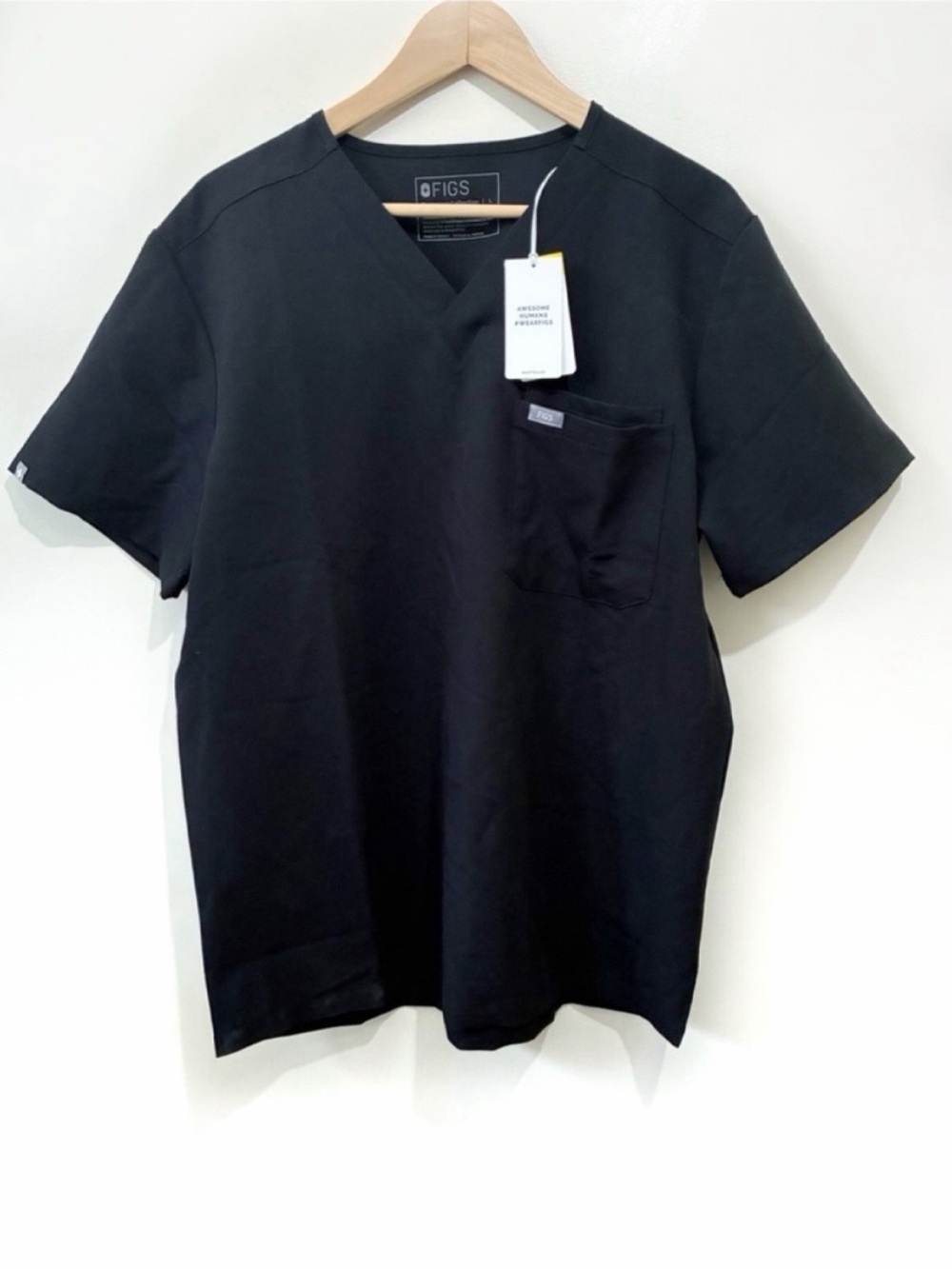 FIGS Size Large Black Leon Three Pocket Scrub Top New Nursing Healthcare